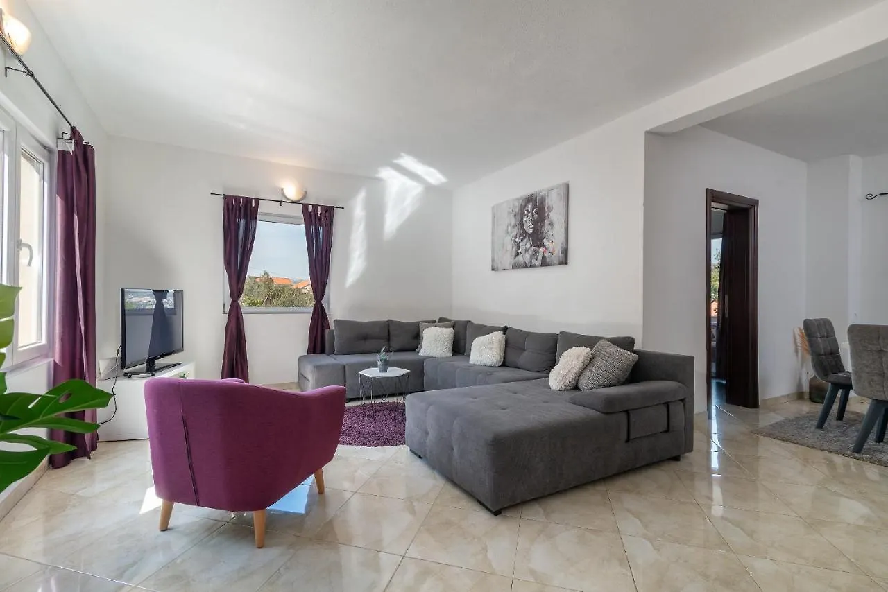 Holiday Villa Nostra Τρογκίρ